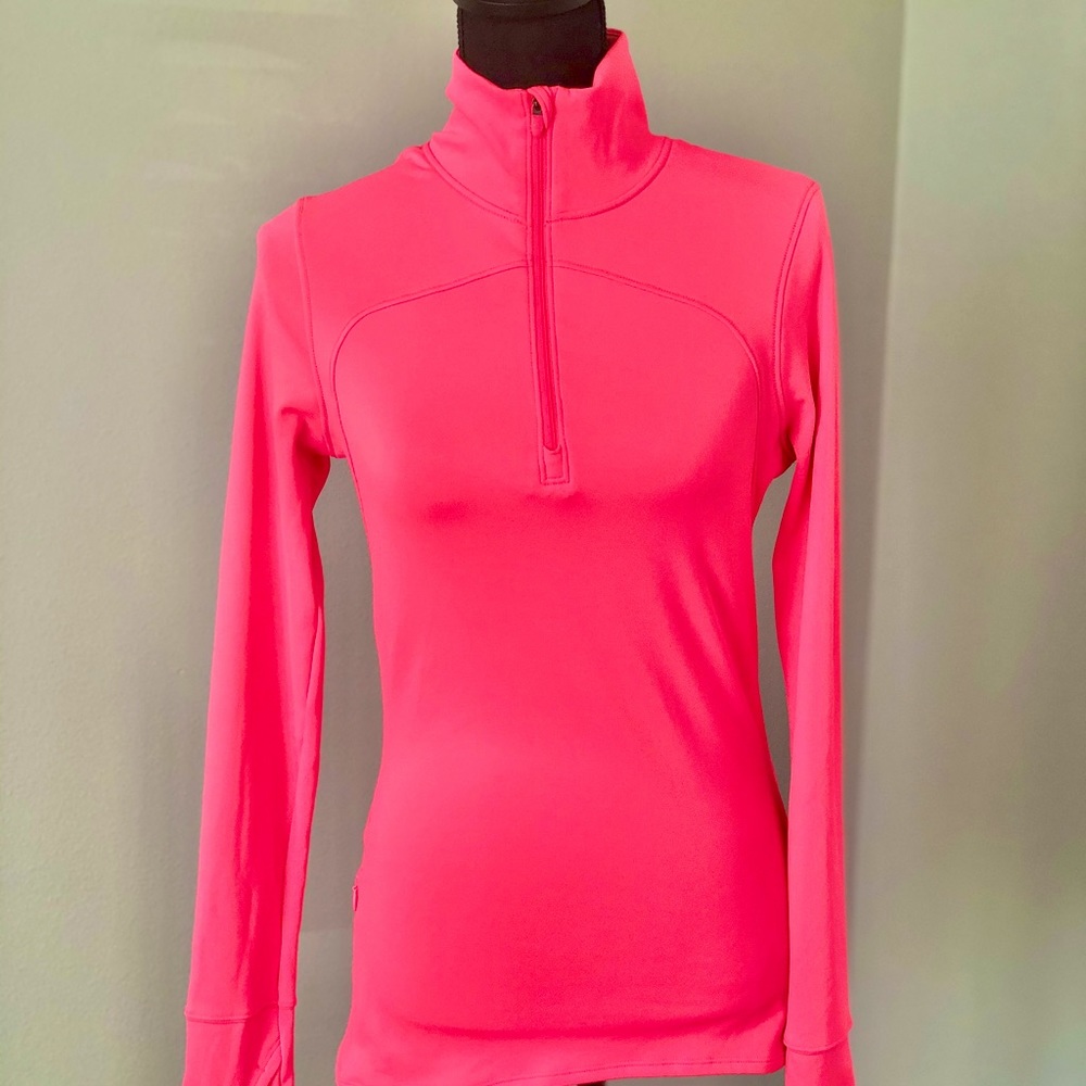 Athletic cold gear fitted shirt 💕🤍